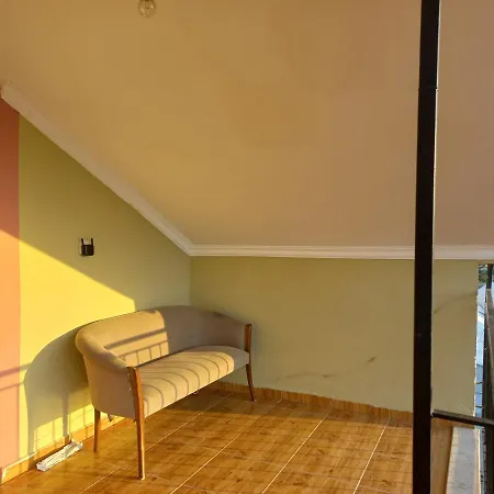 Bed & Breakfast Sunshine Guest House With Terrace