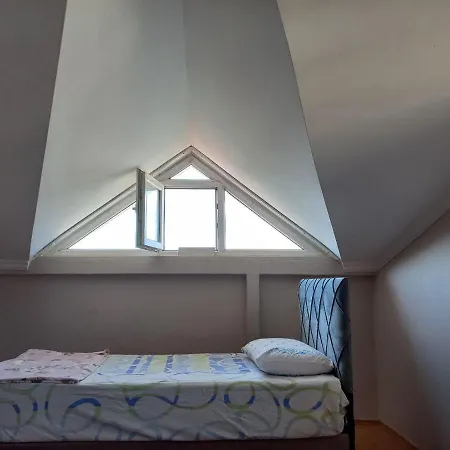Sunshine Guest House With Terrace Bed and Breakfast *